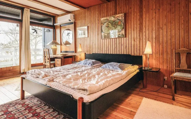 6 Person Holiday Home in Dronningmolle-by Traum