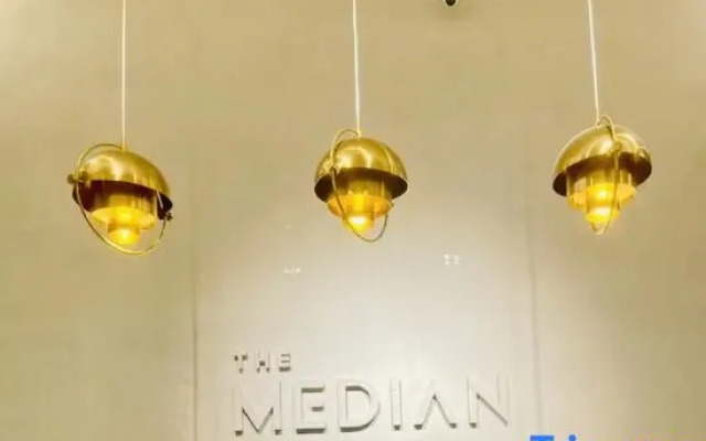 The Median Unit 1808