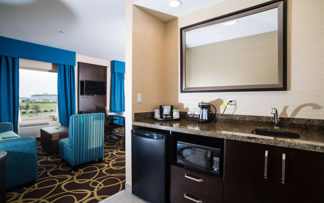 Hampton Inn & Suites by Hilton Regina East Gate