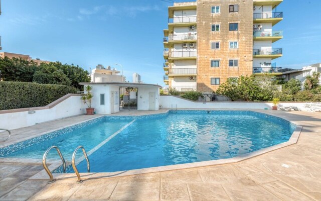 Pool Apartment