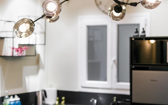 Brand New Central Luxury Residence