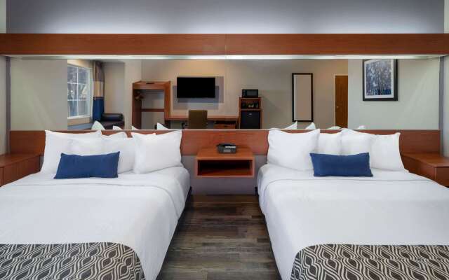 Microtel Inn & Suites by Wyndham Tracy