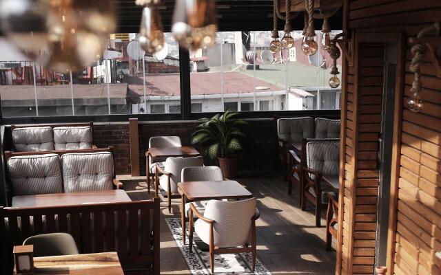 Balo Hotel