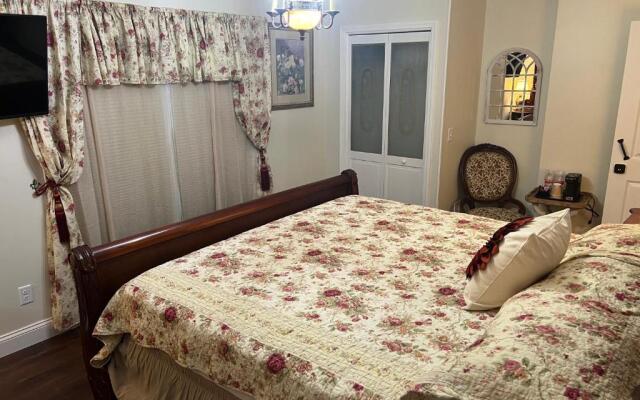 Holland Farmhouse Inn B & B