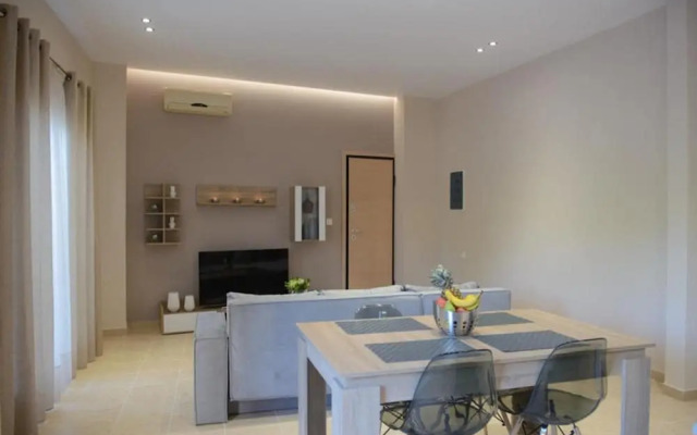Alimos Modern Retreat Near the Beach