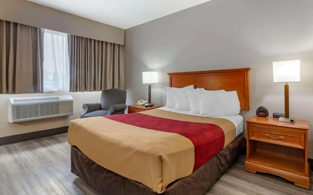 Econo Lodge & Suites Southern Pines - Pinehurst