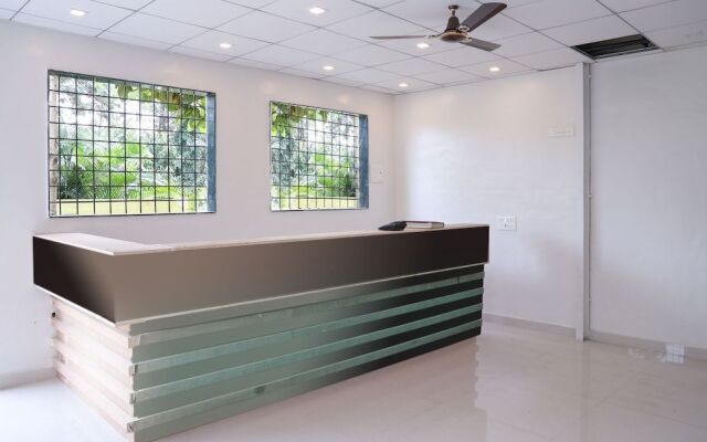 OYO 22066 Hotel Mayur