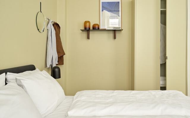 Apēron Apartment Hotel