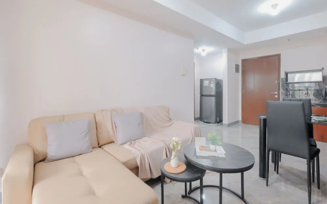 Prime Location 1Br At The Wave Kuningan Apartment