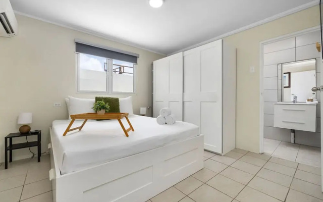 Lovely 3br2ba w Wifi Parking in Central Location