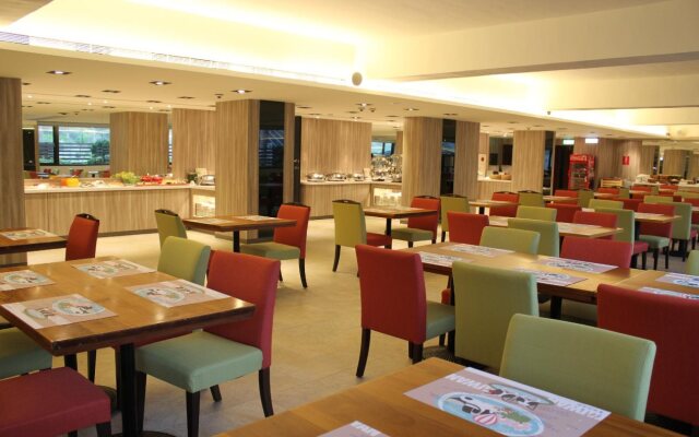 Hoya Hot Springs Resort & Spa