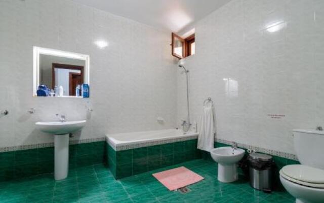 Former Ceausescu'S Vila Crizantema