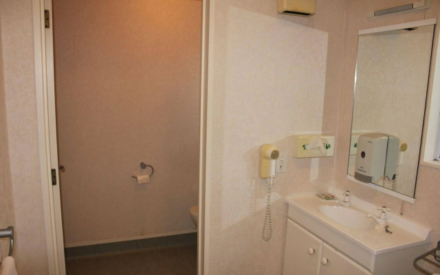 Acorn Estate Motel