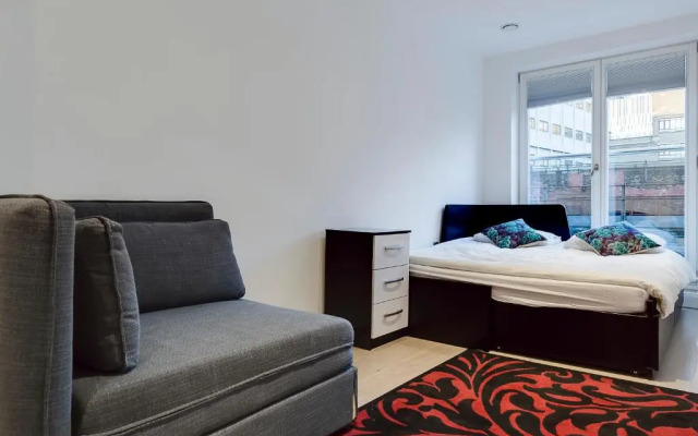 Charles Dickens, Tate Modern Apartments