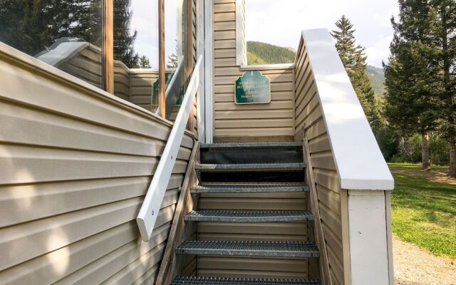 13tr18vy 2 Bedroom Condo