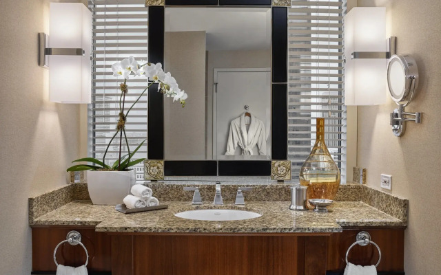Loews New Orleans Hotel