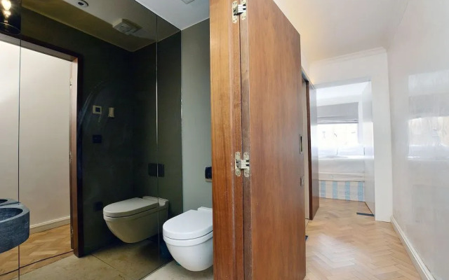 Hans Crescent Apartment