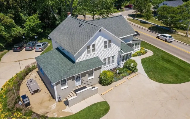 Saugatuck Harbor House