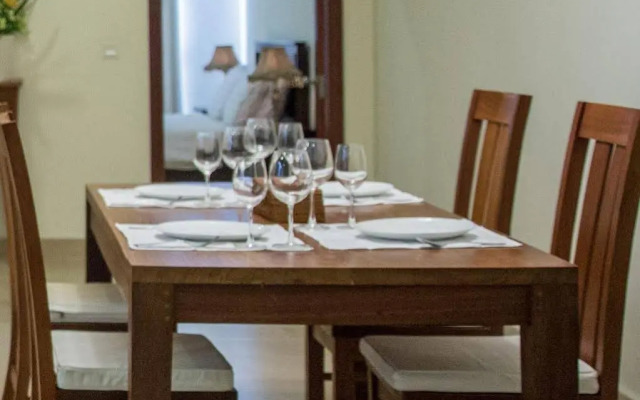 La Residence Suites