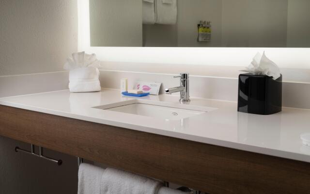 Holiday Inn Express & Suites Olive Branch by IHG