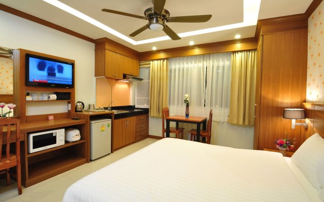 Green Harbor Hotel & Service Apartment