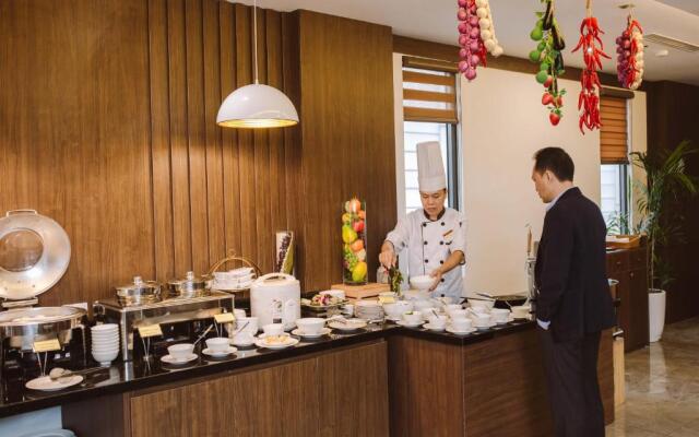 Reyna Hotel Hanoi