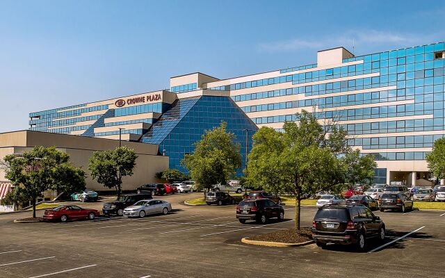 Crowne Plaza St. Louis Airport, an IHG Hotel