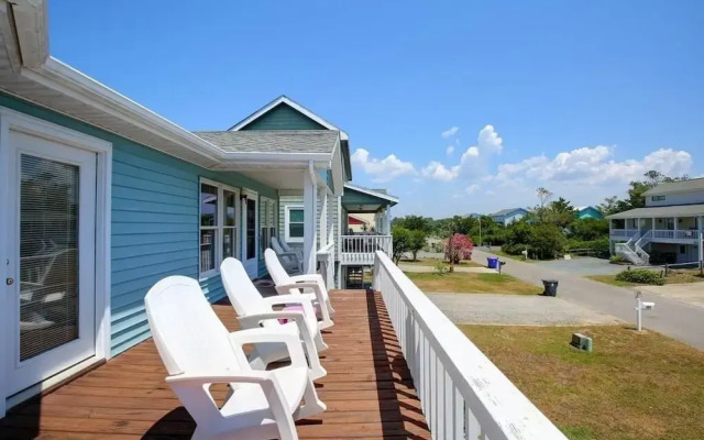 Pirate's Pride 3 Bedroom Home by RedAwning