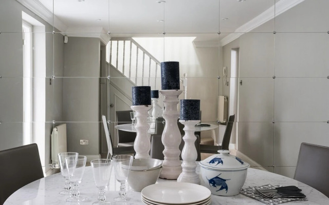 Ultra luxurious London home for 5-7