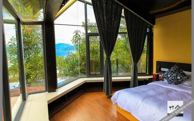 Lugu Lake Caoshe Vacation Inn