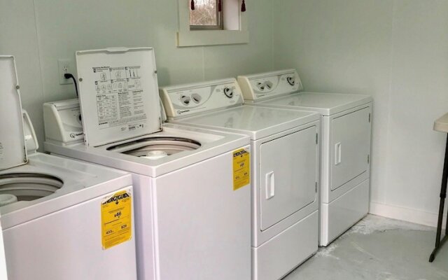 A Love Shack 1 Bedroom Cabin by RedAwning