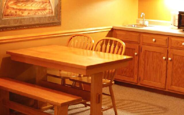 Settlement Courtyard Inn & Lavender Spa