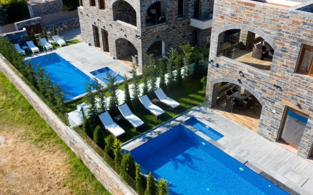 Turtulli Castle Stone Villa 2 - Private Pool Oasis
