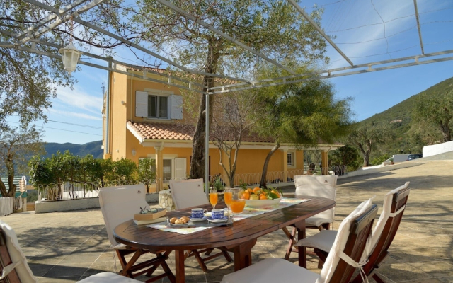 Ef Zin Villa by Corfuescapes