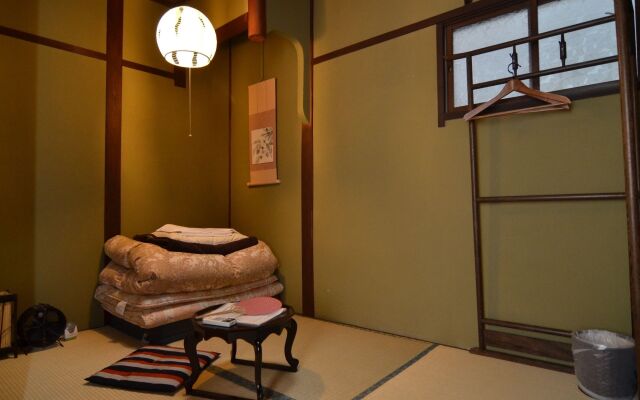 Guest house Rakuza