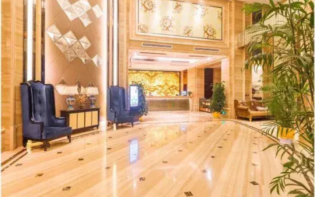 Tianlun Huangchao International Hotel(Chibi North Railway Station)