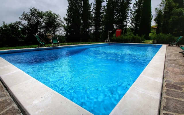 Detached Cottage With Swimming Pool