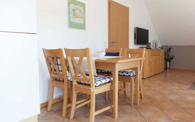 Modern Apartment In Krov With Garden And Balcony