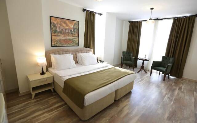 Alpha Suit Otel