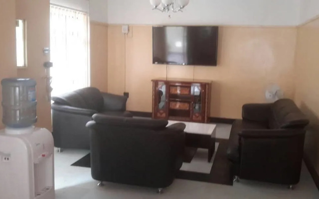 The Oasis Evergreen Lodge