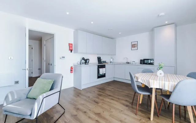 Hilltop Serviced Apartments - Salford