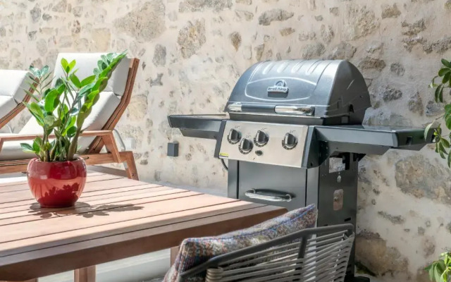 Dianthus Residence, featuring a Heated Pool, By ThinkVilla