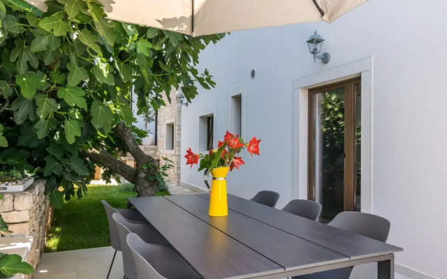 Villa Irma Comfortable Holiday Residence