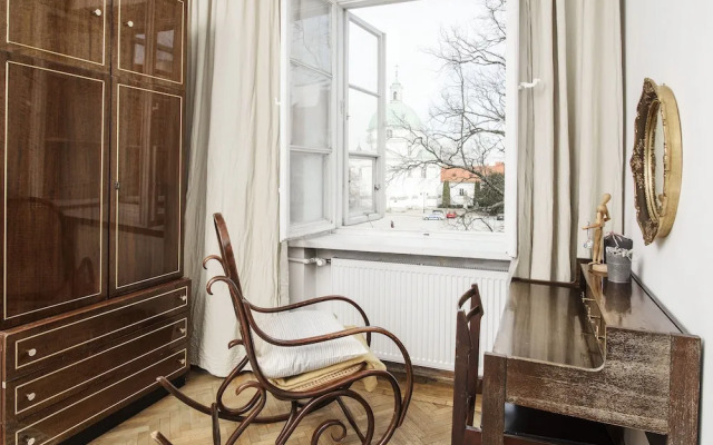 Old Town Charm Apartment