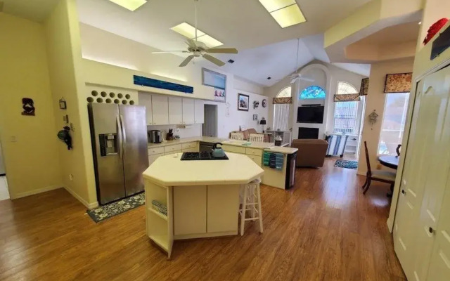 Cozy Canal 3 Bedroom Home