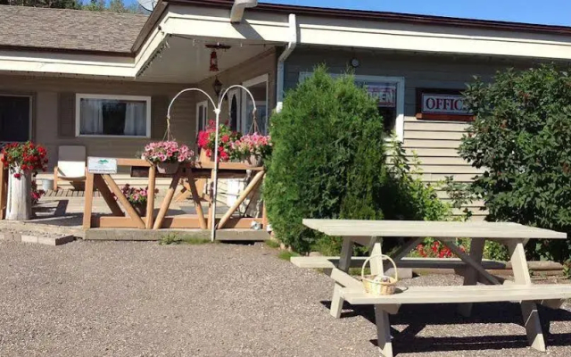 Wanakena Motel