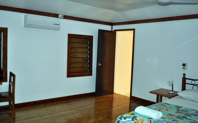 Ratu Kini Backpackers & Dive Resort