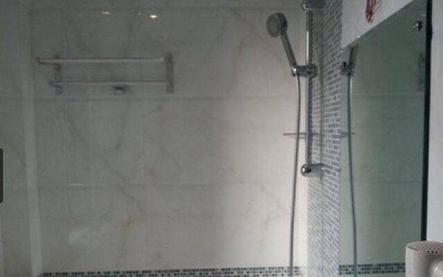 Guiyang Capsule International Youth Hostel