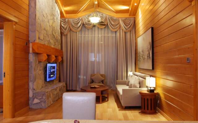 Changbaishan Luneng Resort Maplewood Chalet