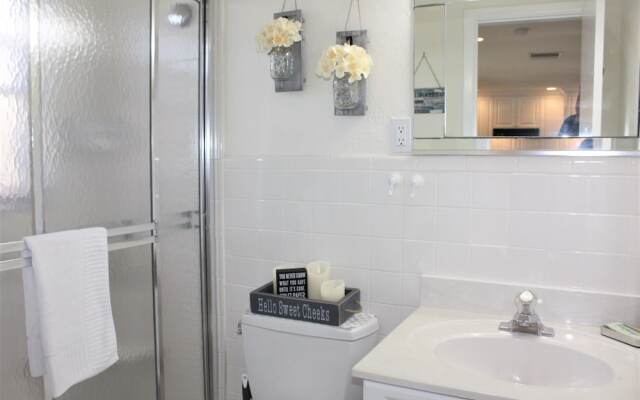 Jamaica Royale - 065 - 1 Br Apts